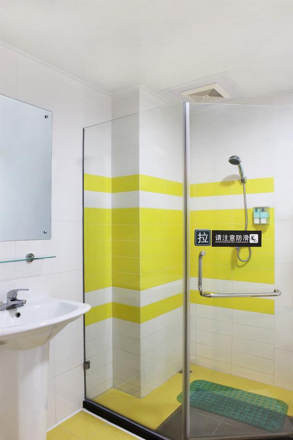 7Days Inn Qingdao Shandong Raod Zhenning Overpass Bagian luar foto